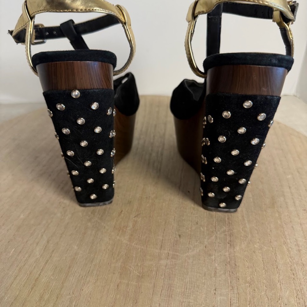 Gianni Bini Womens Black Suede Wedge Platform Heels Gold Strap Size 7.5 - Picture 3 of 7